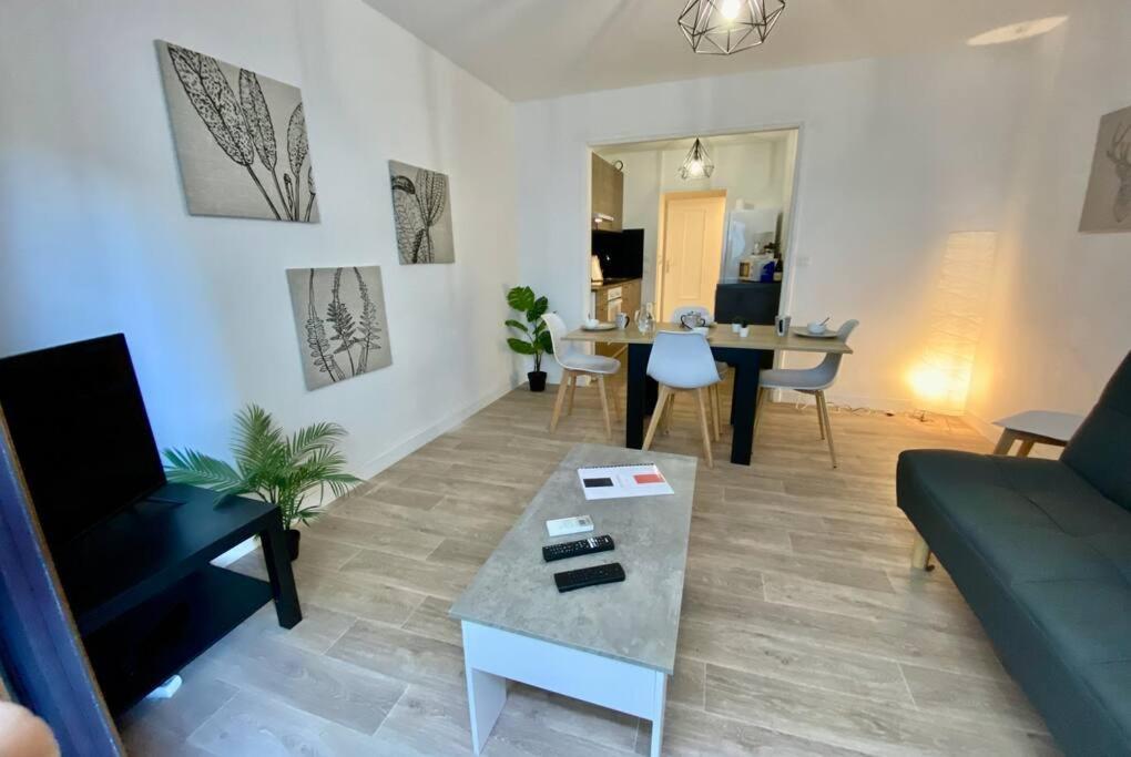 Le Carmen - Terrace - Garage Apartment นีมส์ ภายนอก รูปภาพ