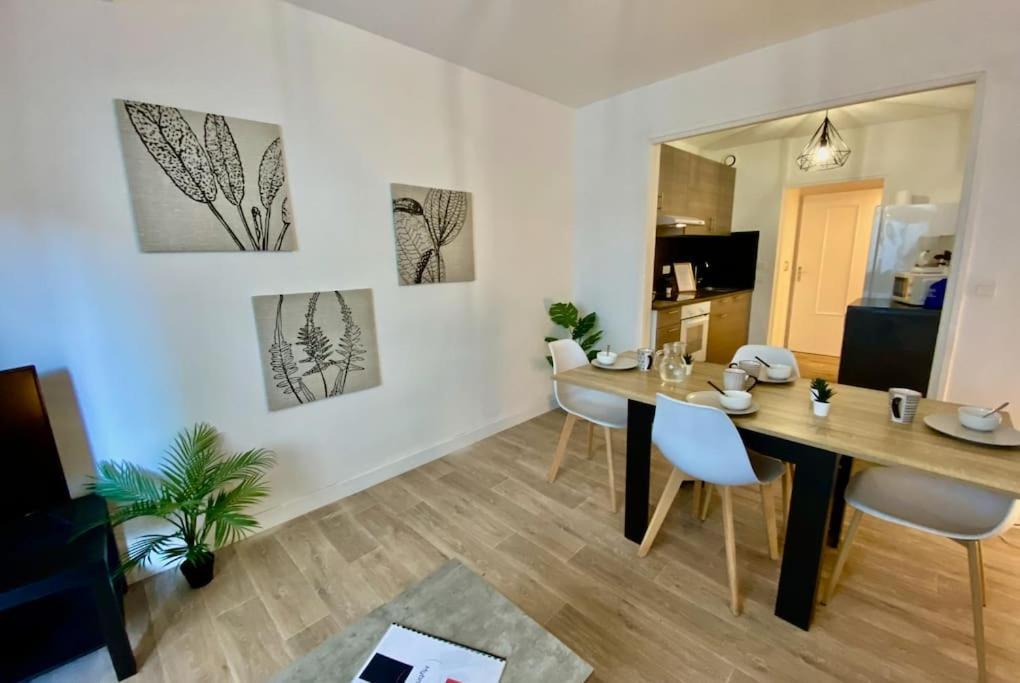 Le Carmen - Terrace - Garage Apartment นีมส์ ภายนอก รูปภาพ
